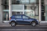 Dacia Sandero Stepway 2017 года (UK)